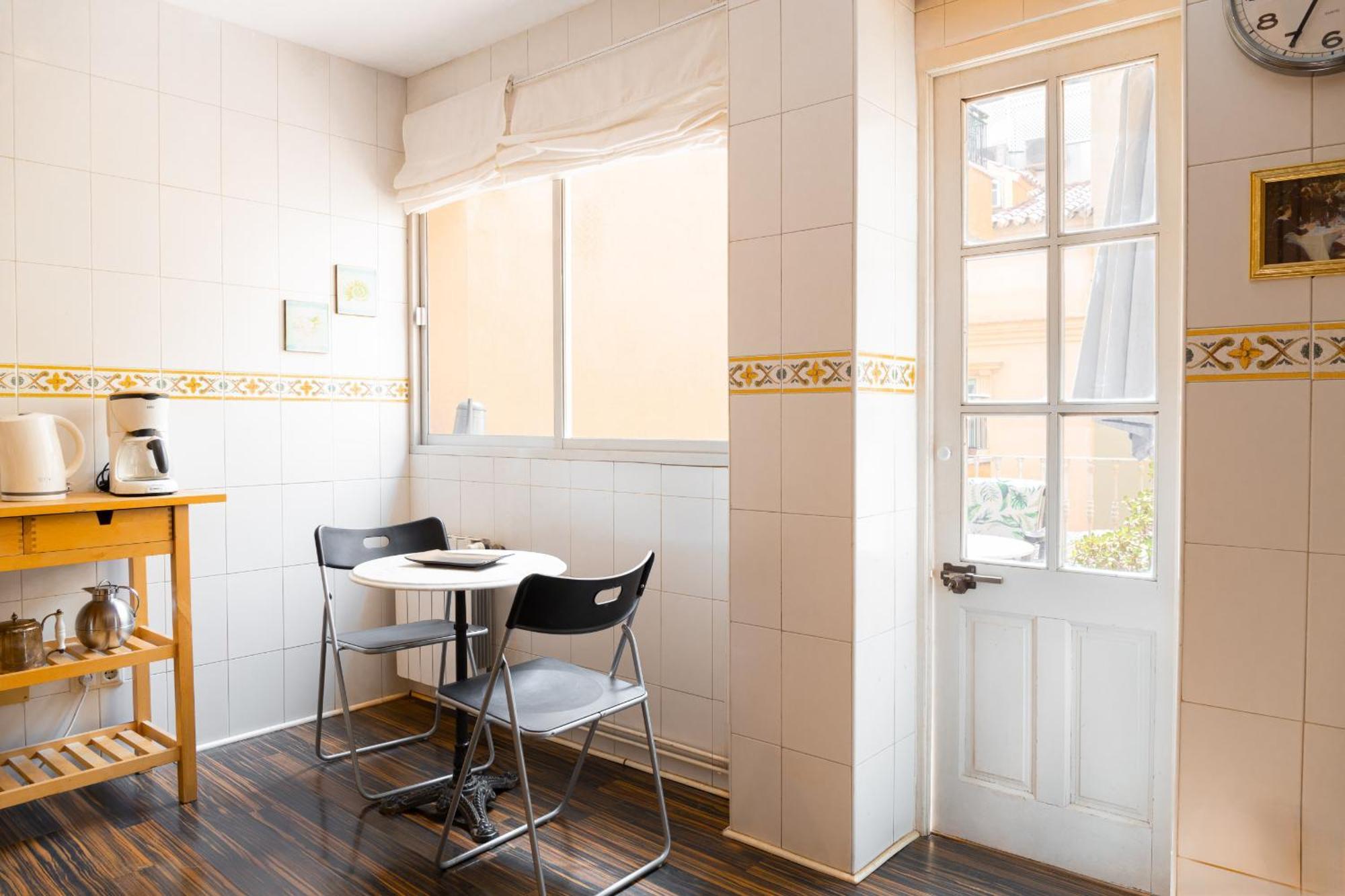 C92 - Rustic Two Bedrooms Apartment With Terrace Малага Екстериор снимка